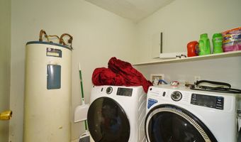 607 Eugemar Dr, Albany, GA 31707