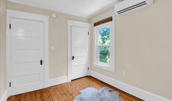 16 Isham St, Burlington, VT 05401