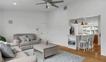 12 Granada Ter, Middletown, RI 02842