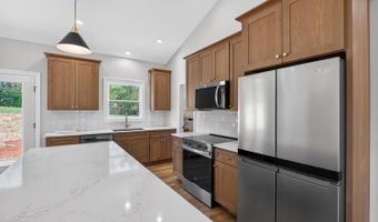 9041 Stonewall Rd, Appomattox, VA 24522