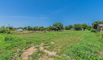 8801 Kelly Ln, Alvarado, TX 76009