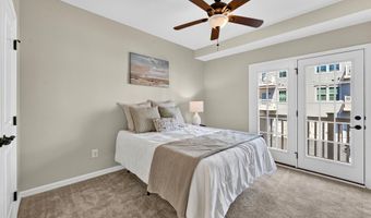 42227 PIEBALD Sq, Aldie, VA 20105