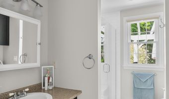 1486 Washington St, Bath, ME 04530