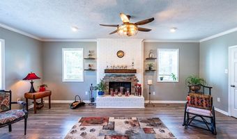 4506 Chateau Dr, Albany, GA 31721