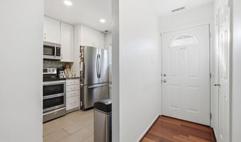 5513 WOODLAWN MANOR Ct, Alexandria, VA 22309