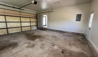 17 Frontier St, Diamondville, WY 83116