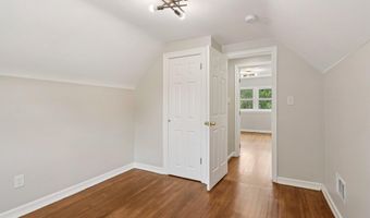 16 PARK Dr, Bellmawr, NJ 08031