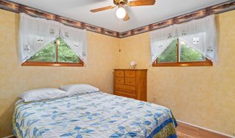 70 Meredith Ln, Barnstead, NH 03225