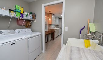 11 Shadow Ln, Apalachicola, FL 32320