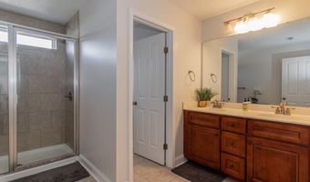 121 Lightwater Dr, Aberdeen, NC 28315