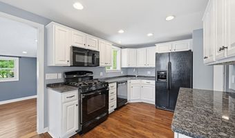 6 Valerie Ave, Billerica, MA 01821