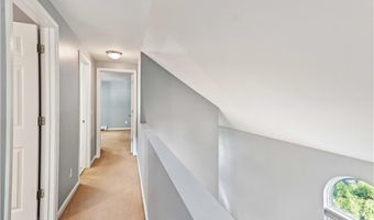 24 Smith St, Lincoln, RI 02865