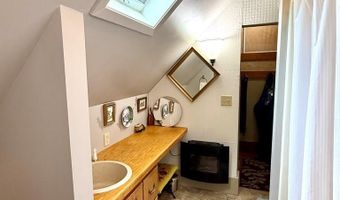 619 Q St, Aurora, NE 68818