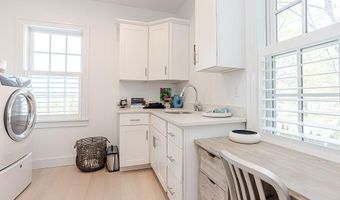23 Catherine St, Newport, RI 02840