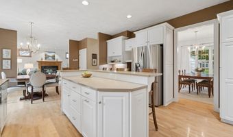 208 E APPLE CREEK Rd, Appleton, WI 54913