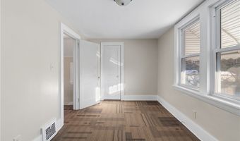 1899 16th St SW, Akron, OH 44314