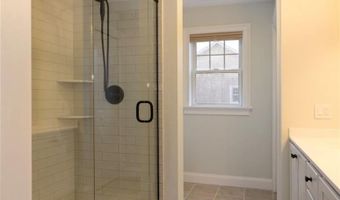 13 Arnold Ave 1, Jamestown, RI 02835
