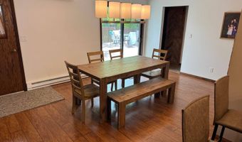 322 5th St E, Bottineau, ND 58318