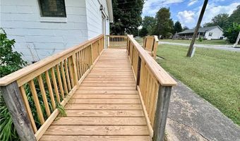 196 Emmanuel Church Rd, Asheboro, NC 27205