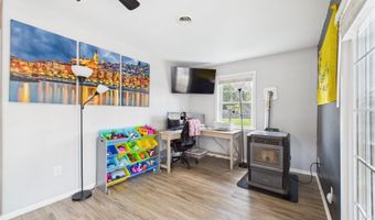 121 Woodland Dr, Hartford City, IN 47348