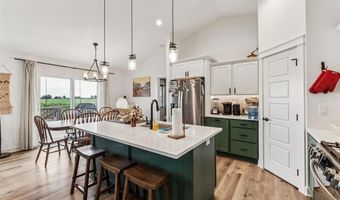 1819 8th Ave SE, Altoona, IA 50009