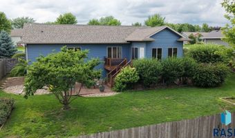 212 S Augusta Ave, Brandon, SD 57005