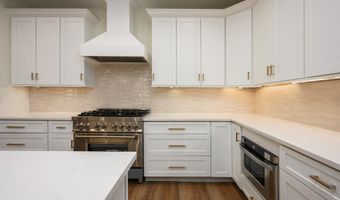 15 Woods Ln, Beaufort, SC 29907