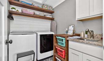 2102 NE 17th St, Ankeny, IA 50021