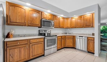 502 Oak Ridge Trails Ct, Ballwin, MO 63021