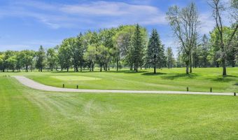 424 Emerald Dr, Arnolds Park, IA 51331