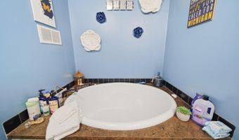 508 Rio Grande Dr, Adrian, MI 49221