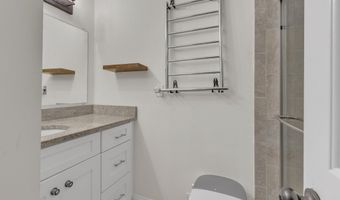 8247 CLIFTON FARM Ct, Alexandria, VA 22306