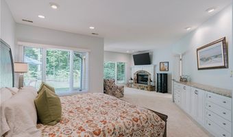 2816 Remington Pt, Aurora, OH 44202