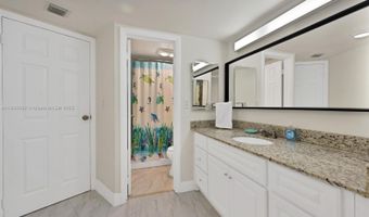 3101 N Country Club Dr 105, Aventura, FL 33180