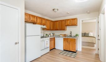 10 East St 207, Cranston, RI 02920
