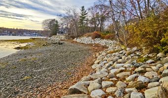 12 Ashley Dr, Belfast, ME 04915