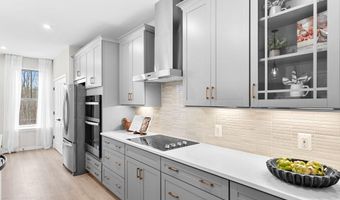 2460 MYSTIC MAROON Ter, Ashburn, VA 20147