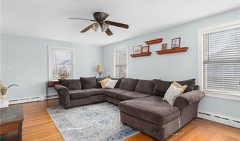 7 Loyola Ter, Newport, RI 02840