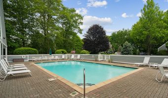 44 Hale Ln, Darien, CT 06820