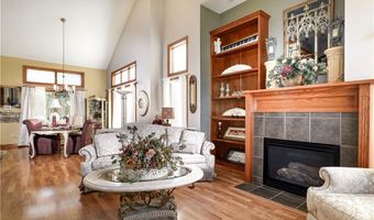1699 Glade Dr SW, Altoona, IA 50009