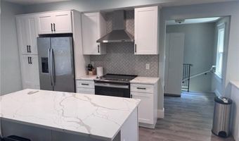 35 Elm St B, Newport, RI 02840