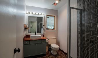 7 Cormorant Dr, Middletown, NJ 07748