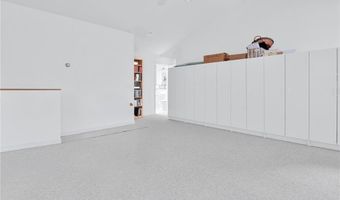 275 Boston Neck Rd, Narragansett, RI 02882