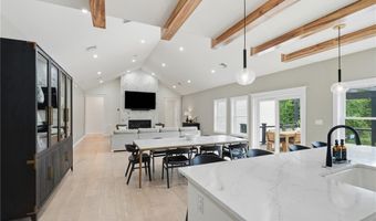 1264 Central Ave, Johnston, RI 02919
