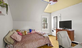 36 Vernon St, Auburn, ME 04210