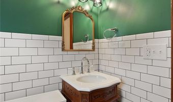 701 11th St NW, Austin, MN 55912