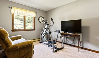 224 Sunderland Dr, Auburn, ME 04210
