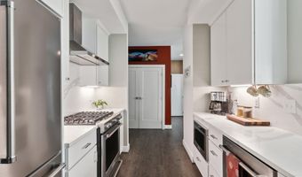 625 SLATERS Ln 201, Alexandria, VA 22314
