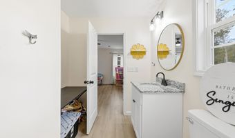 160 Leadwood St, Andrews, SC 29510