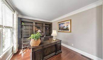 62 Applewood Ln, Acworth, GA 30101